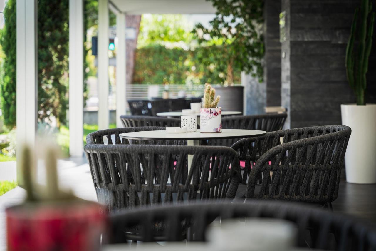 Dan Hotel Riccione Extérieur photo